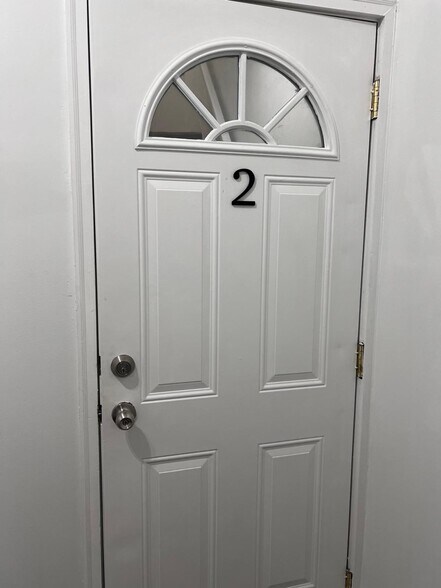 Main Entry to Private Entrance - 2448 Lakeview Ave