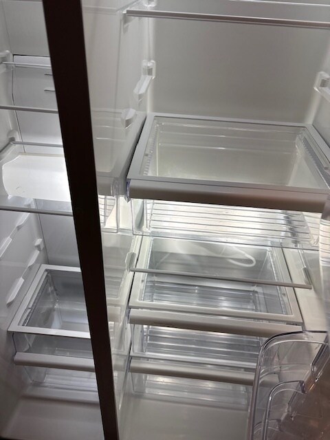 Fridge - 1819 S Normandie Ave