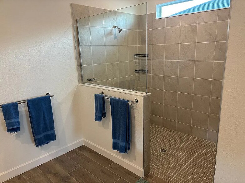 Building Photo - 8256 Shr Lk Dr