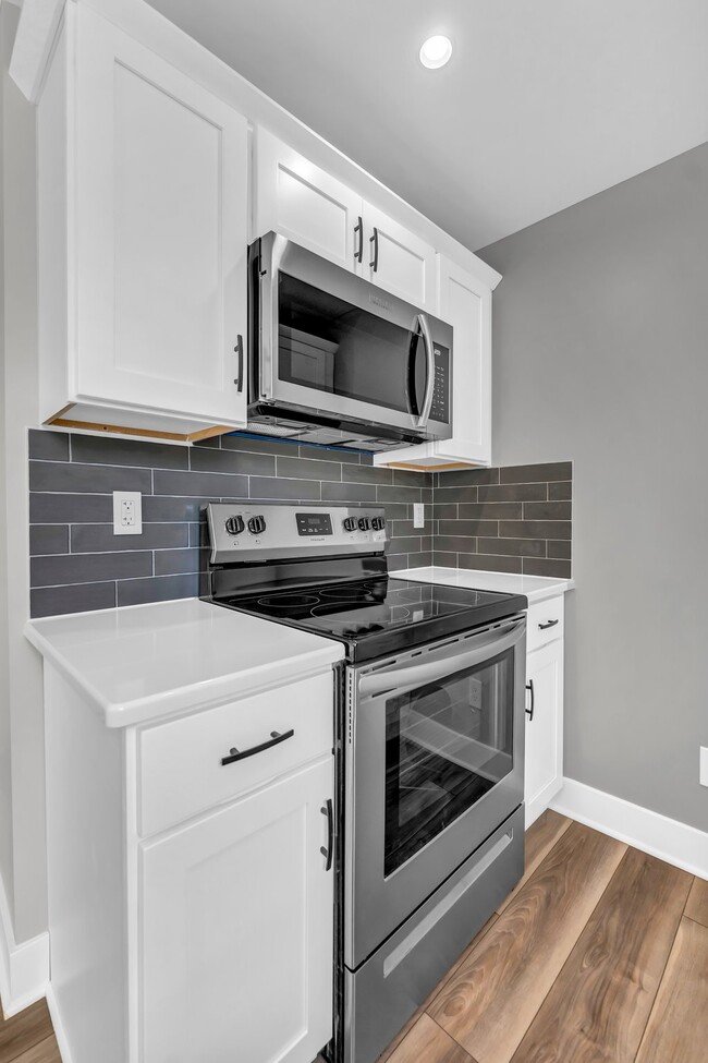 Building Photo - 52 Sebring Dr