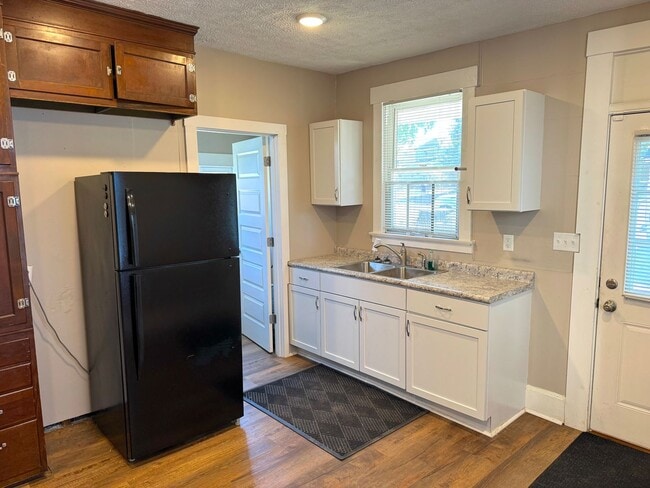 Building Photo - 3 Bedroom Home in Downtown Hamilton
