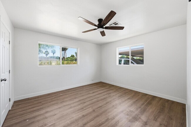 Building Photo - 2558 N 40th St