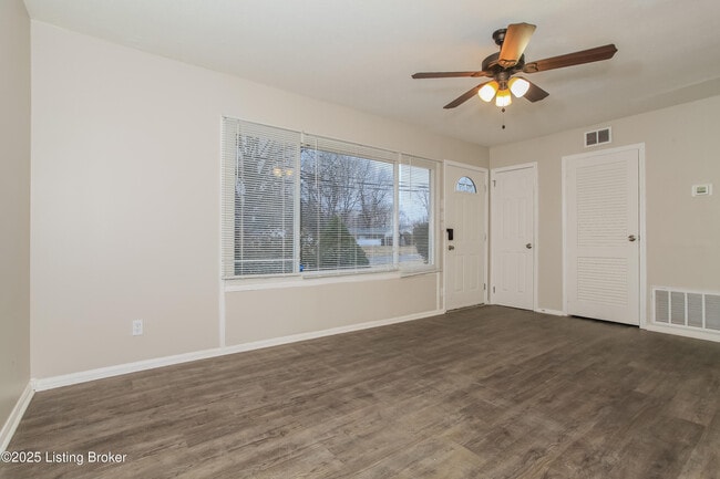 Building Photo - 5806 Alanadale Dr
