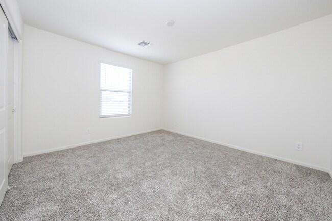 Building Photo - 7867 S Walnutview Dr