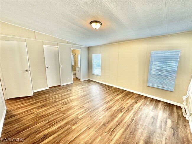 Building Photo - 1252 Henderson Creek Dr