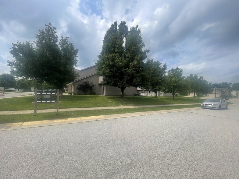 Building Photo - 1842 Ellison Dr