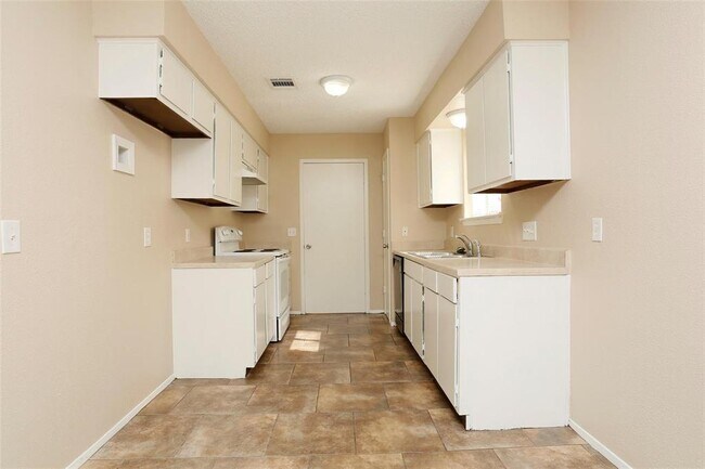 Building Photo - 22518 John Rolfe Ln