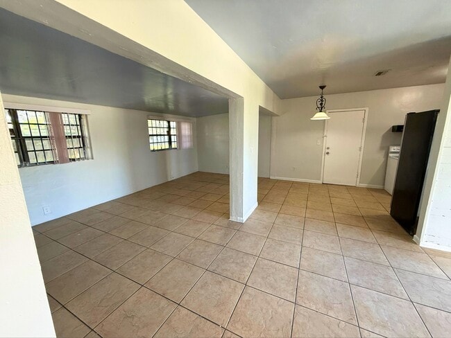 Building Photo - 20520 NW 24th Ct