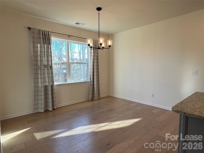 Building Photo - 5016 Britannia Blvd