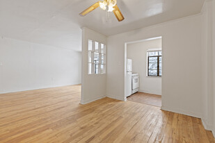 Building Photo - Colonial Terrace