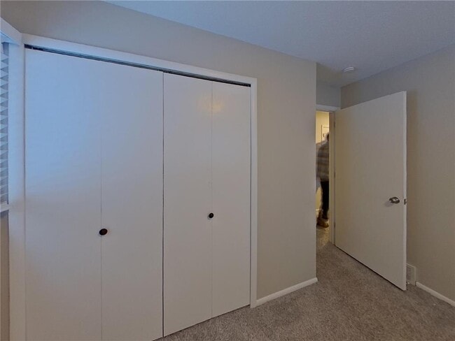 Building Photo - 13101 Thomas Ave