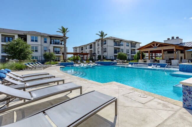 Building Photo - City Heights of College Station