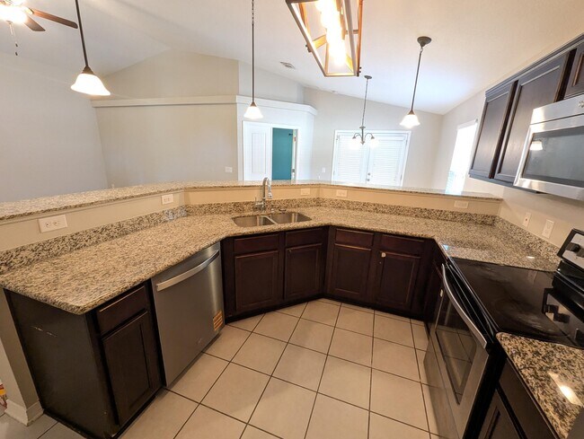 Building Photo - 8430 Island Dr