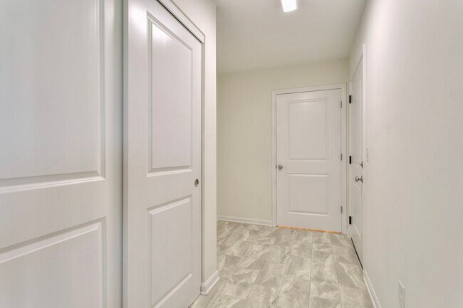 Building Photo - 178 Sitting Bull Dr