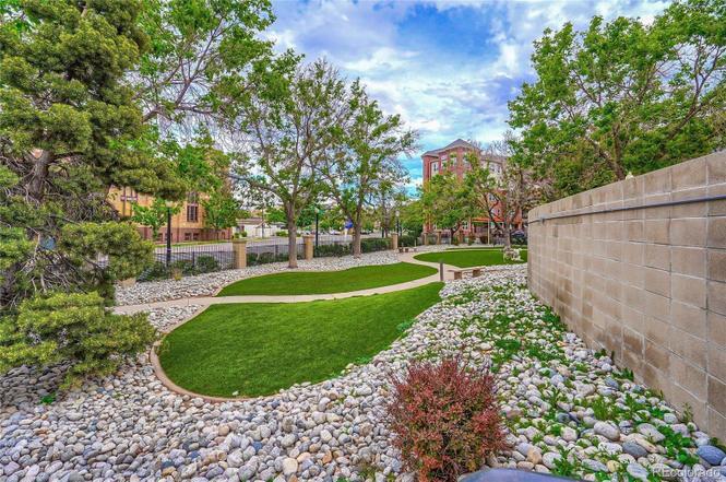 Building Photo - 100 Park Ave W