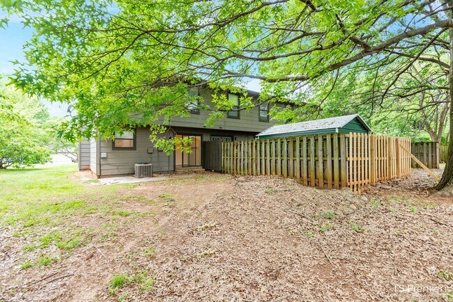 Building Photo - 2026 N Ball Ave