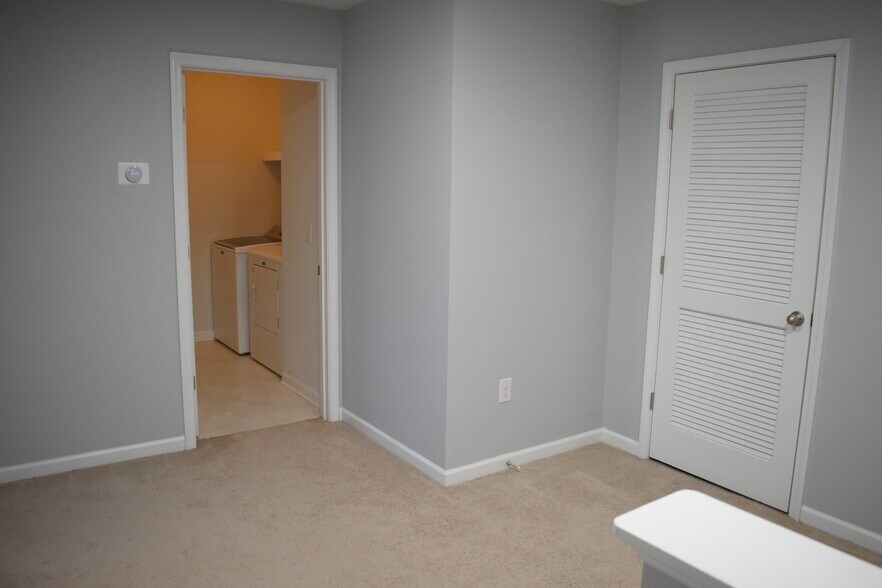 Building Photo - 145 Presley Ln