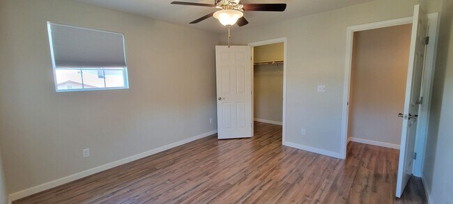 Building Photo - End Unit Condo In Highland Park Subdivision