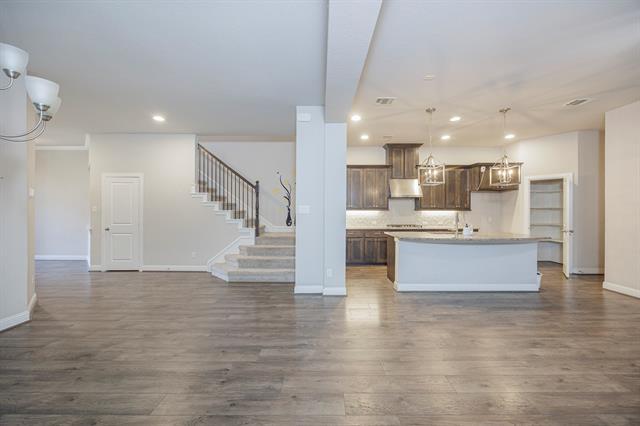 Building Photo - 3640 Carlsbad Way