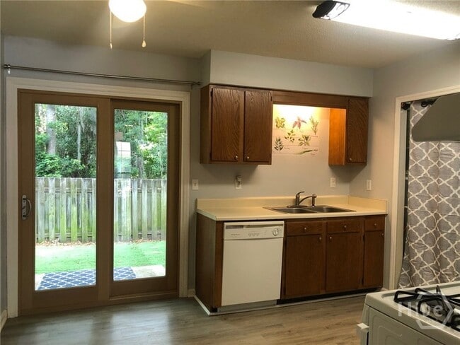 Building Photo - 120 Harmon Creek Dr