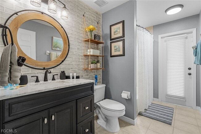 Building Photo - 4002 Oasis Blvd