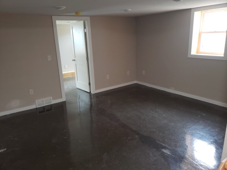 Building Photo - 1429 10th St N