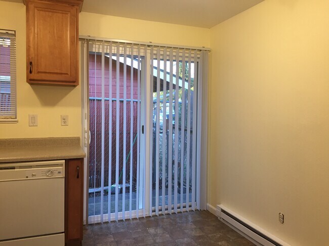 Building Photo - 2217 F St SE