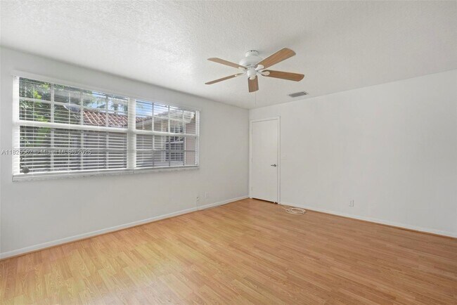 Building Photo - 11066 Longboat Dr