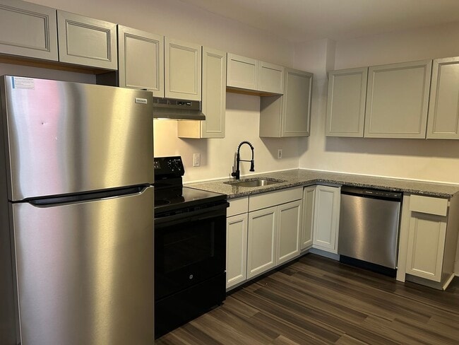 Updated 3-Bedroom, 1-Bathroom Home in Lancaster, PA! - Updated 3-Bedroom, 1-Bathroom Home in Lancaster,  PA!