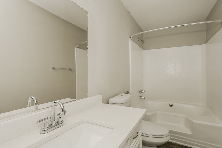 Building Photo - 843 Tall Deer Dr