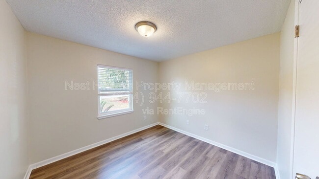 Building Photo - 104 Dolphin Blvd E