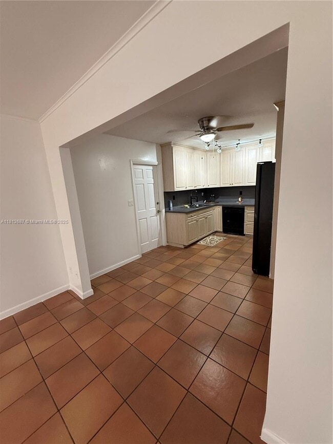 Building Photo - 5133 SW 43rd Terrace