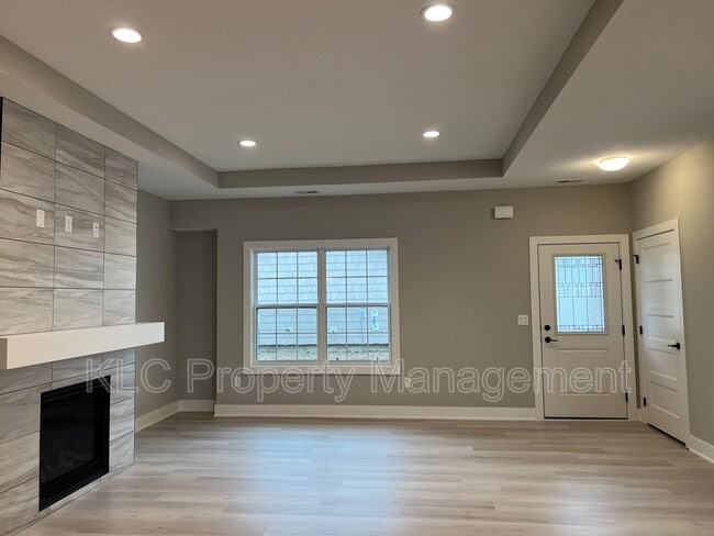 Building Photo - 8951 Calpurnia Dr