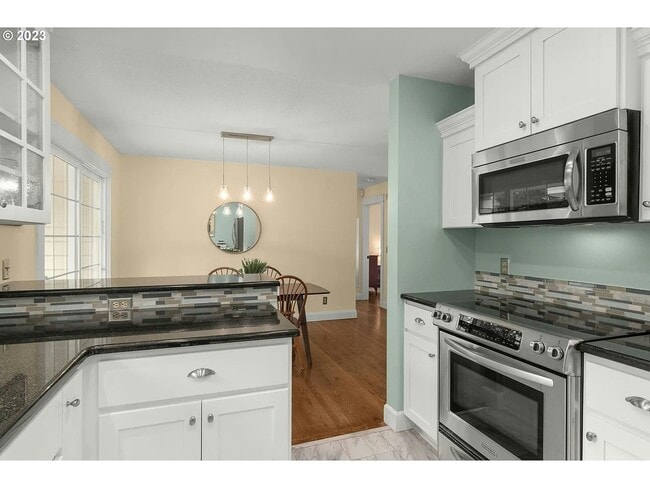 Building Photo - 8550 SW 10th Ave