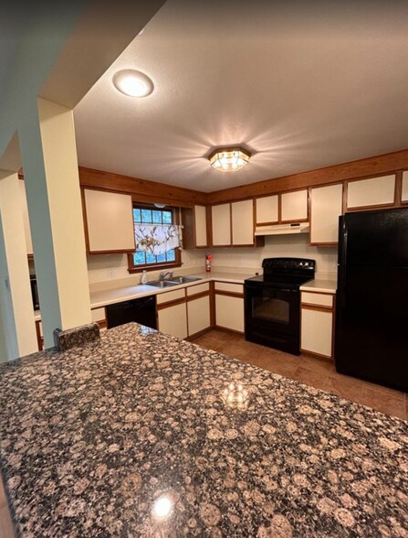 Kitchen - 3114 Burrwood Dr