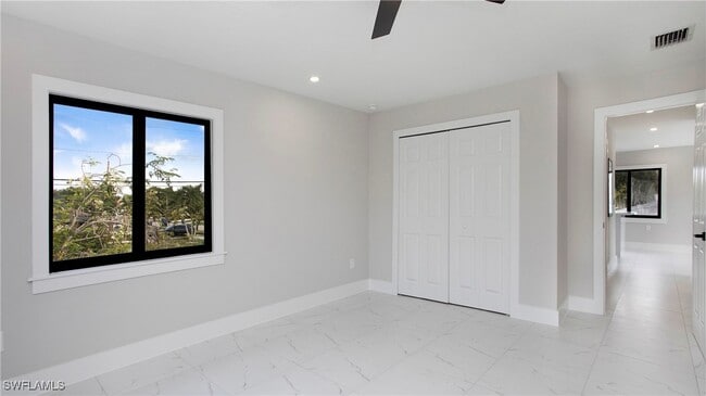 Building Photo - 9002 Somerset Ln