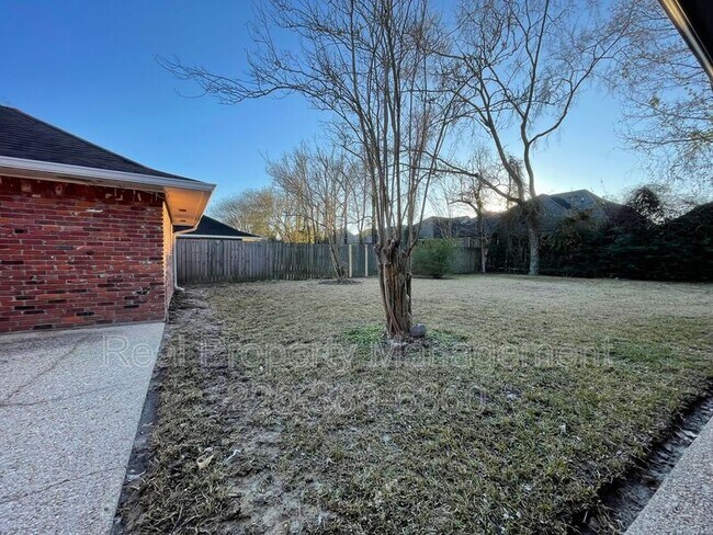 Building Photo - 6428 Chippendale Dr