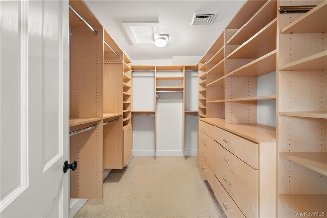 Building Photo - 127 NY-100