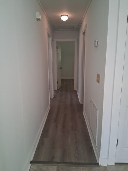 Building Photo - 51 Stephanie Dr