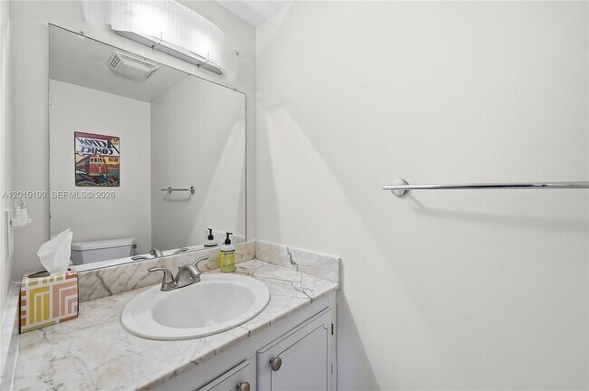 Building Photo - 6273 Bay Club Dr