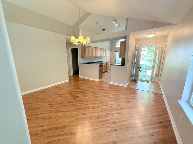 Building Photo - NE Tallahassee Home in Top School District