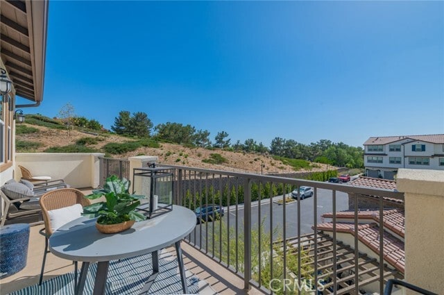 Building Photo - 209 Niebla Ln