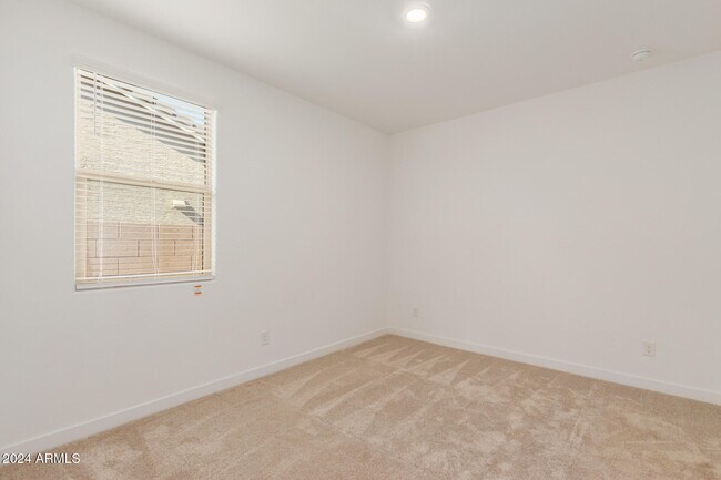 Building Photo - 8911 W Solano Dr