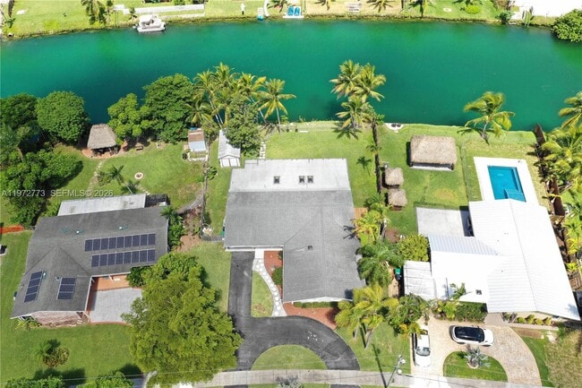 Building Photo - 9731 Bel Aire Dr