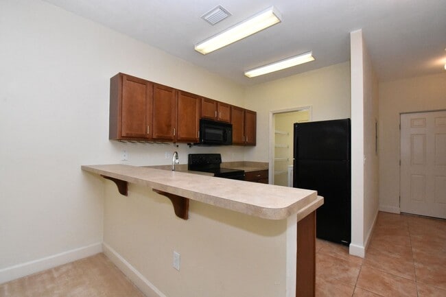 Building Photo - 2933 SW 35th Pl