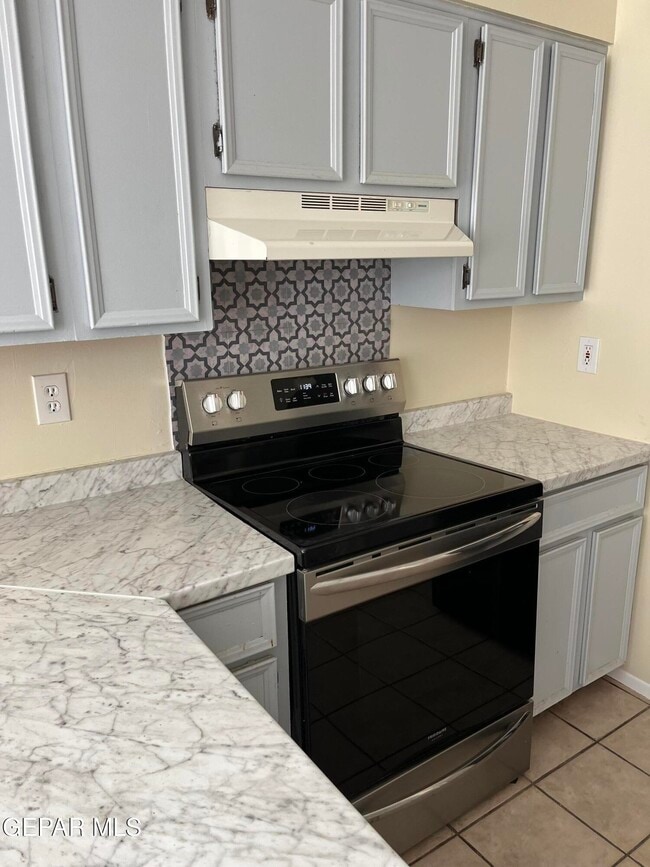 Building Photo - 11016 Pebble Hills Blvd
