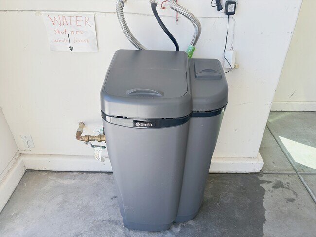 Building Photo - 8010 Bodie Island Ct