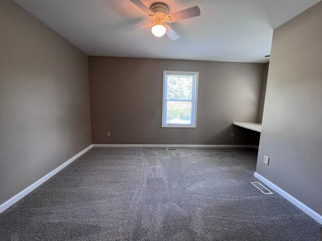 Building Photo - East Grand Rapids Schools - 4 bedroom home