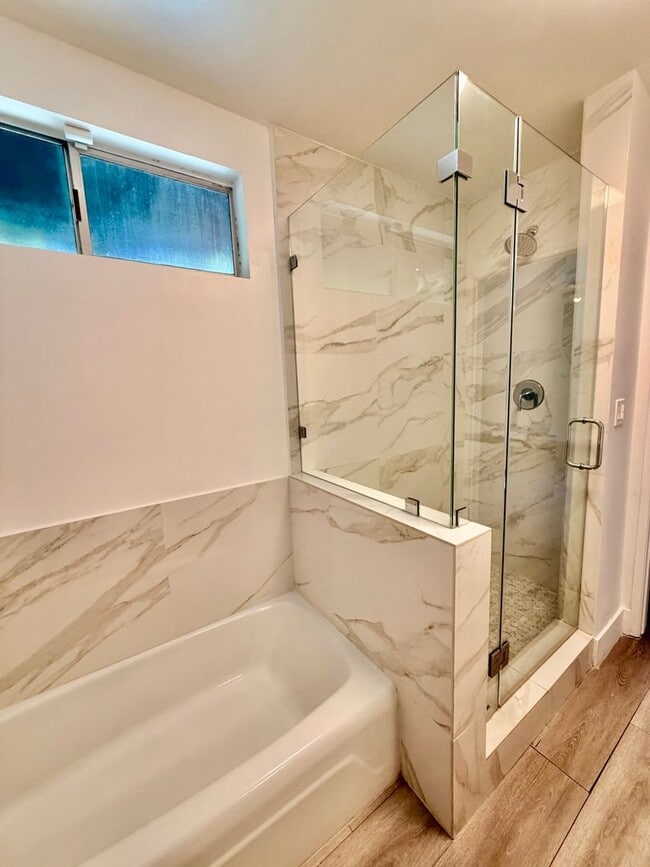 Building Photo - Gorgeous Encino Hills Home