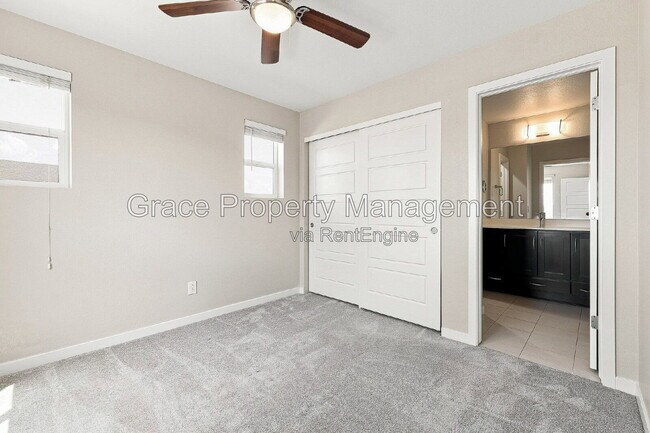 Building Photo - 10229 Southlawn Cir